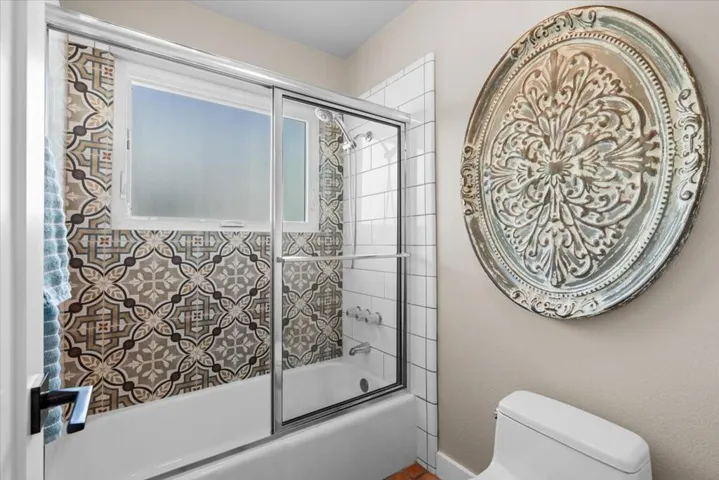 Guest shower