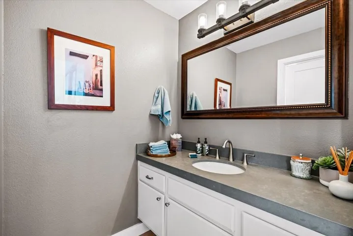 Guest en suite bath
