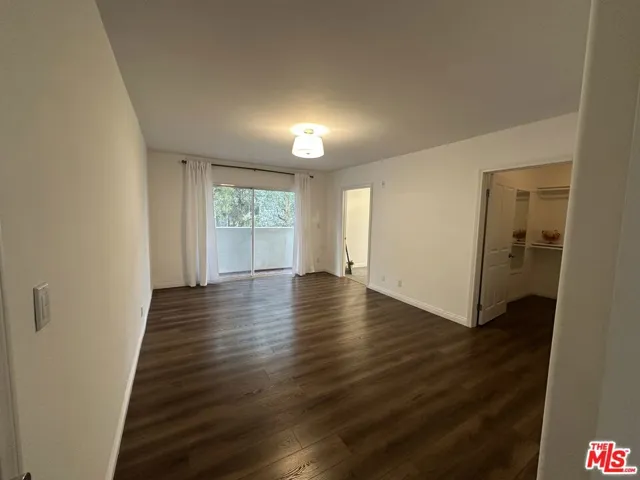 11907 Darlington Avenue 203, Los Angeles, California 90049