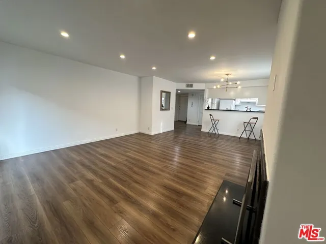 11907 Darlington Avenue 203, Los Angeles, California 90049