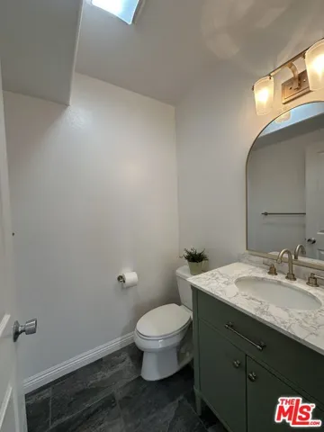 11907 Darlington Avenue 203, Los Angeles, California 90049