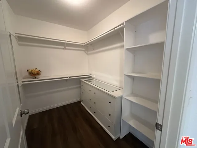 11907 Darlington Avenue 203, Los Angeles, California 90049