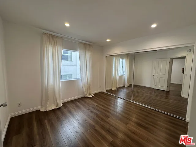 11907 Darlington Avenue 203, Los Angeles, California 90049