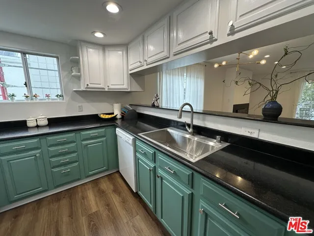 11907 Darlington Avenue 203, Los Angeles, California 90049