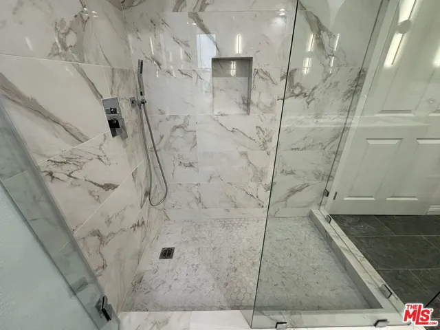 11907 Darlington Avenue 203, Los Angeles, California 90049