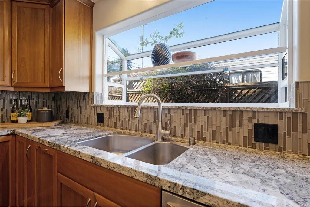 121 Chilverton Street, Santa Cruz, California 95062 home-pic-12