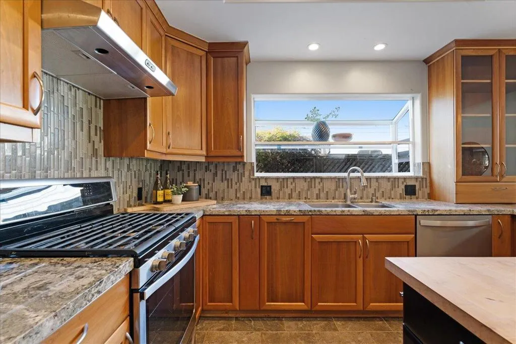 121 Chilverton Street, Santa Cruz, California 95062 home-pic-9