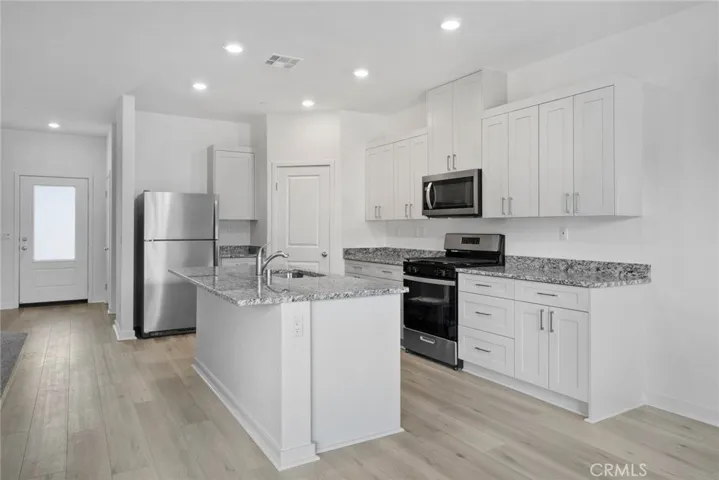 12329 Craven Way, Victorville, California 92392
