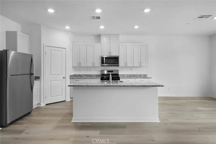12329 Craven Way, Victorville, California 92392