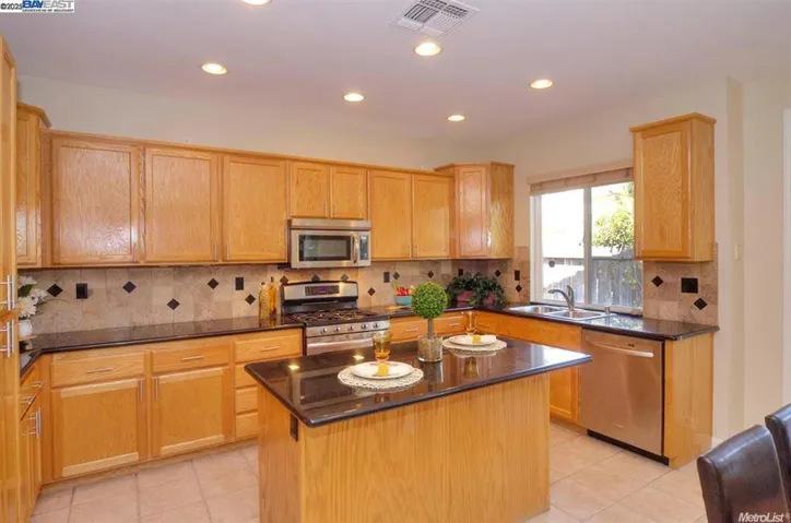 2473 Colby Ct, Tracy, California 95377