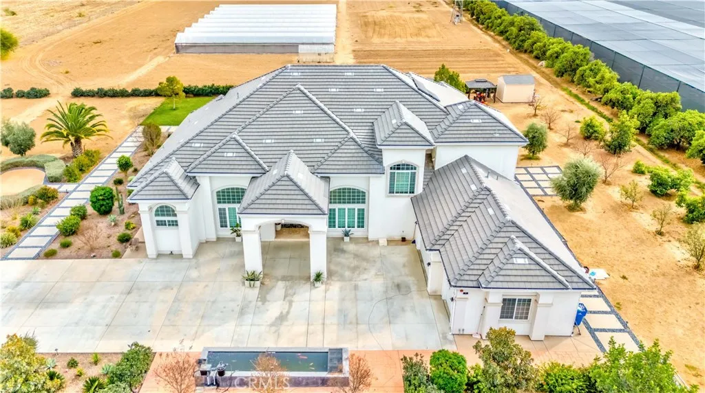 9830 Cleveland Avenue, Riverside, California 92503, 5 Bedrooms Bedrooms, ,6 BathroomsBathrooms,Residential,For Sale,Cleveland,CV25000983