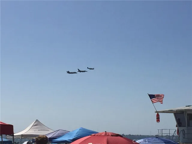 Downtown Huntington Beach Pacific Airshow!
