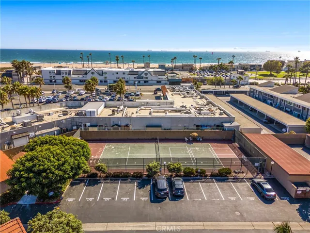 Enjoy Sea Harbour community amenities including pools, spa, gym, tennis and pickleball courts!
