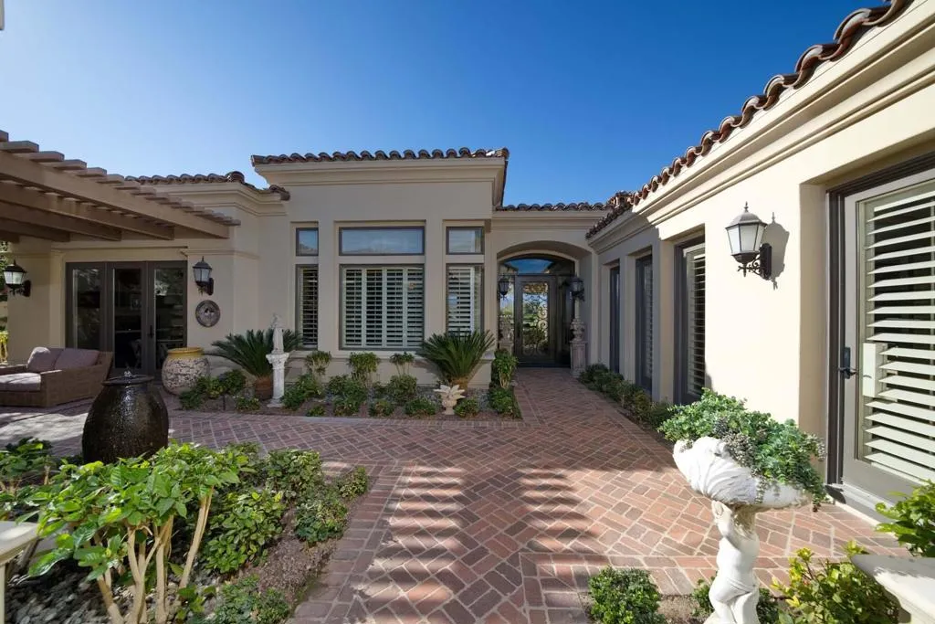 42645 Via Orvieto, Indian Wells, California 92210 home-pic-4