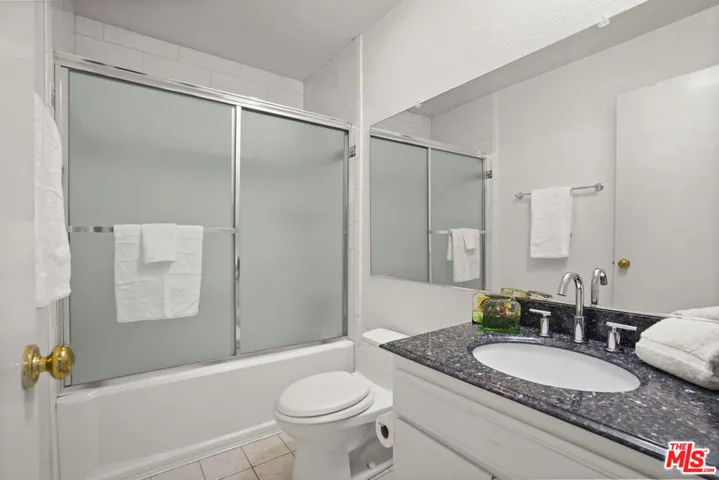 9000 Vanalden Avenue 187, Northridge, California 91324