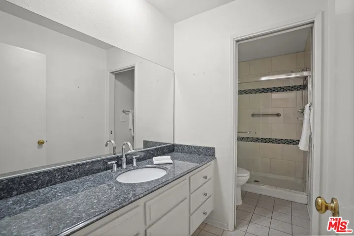 9000 Vanalden Avenue 187, Northridge, California 91324