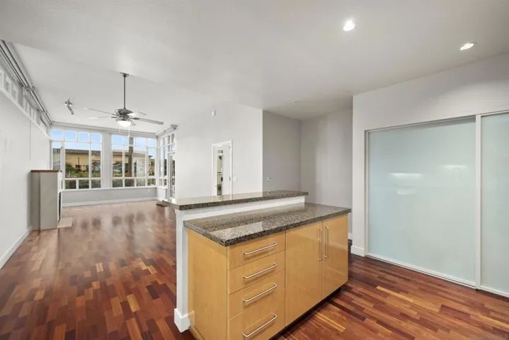 700 W Harbor Dr 103, San Diego, California 92101