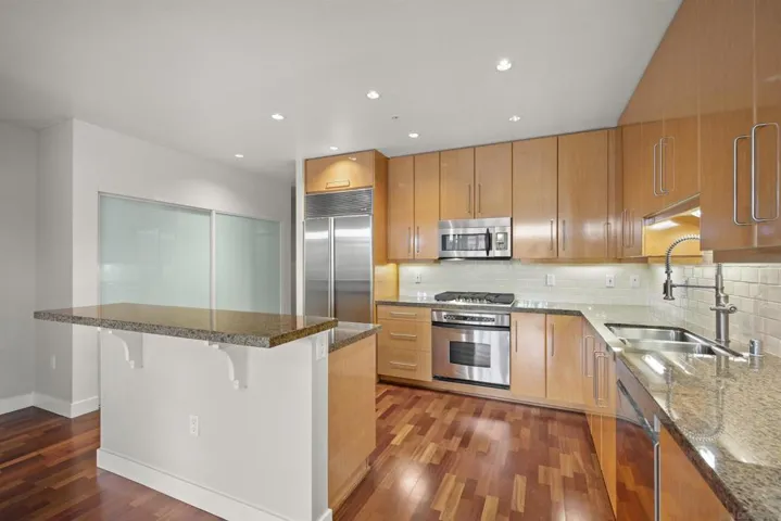 700 W Harbor Dr 103, San Diego, California 92101