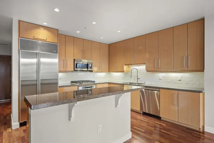 700 W Harbor Dr 103, San Diego, California 92101