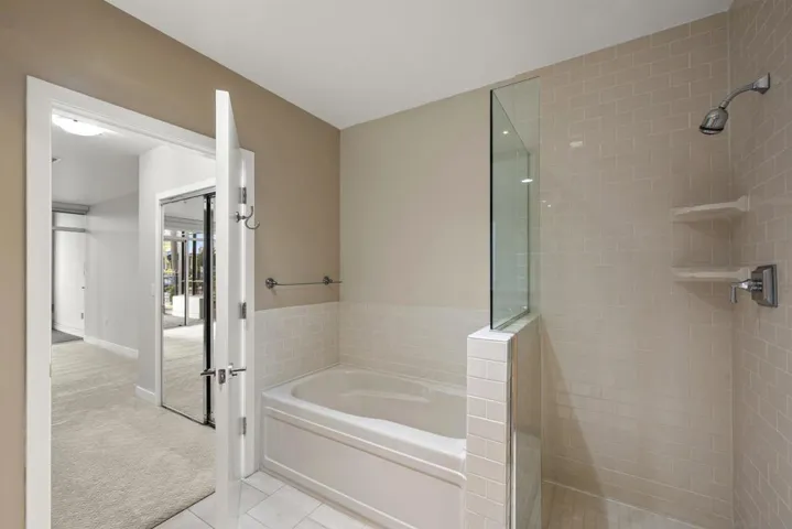 700 W Harbor Dr 103, San Diego, California 92101