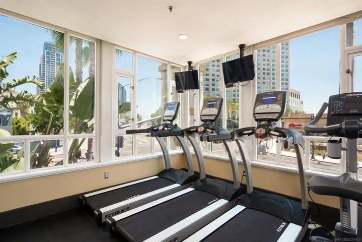 700 W Harbor Dr 103, San Diego, California 92101