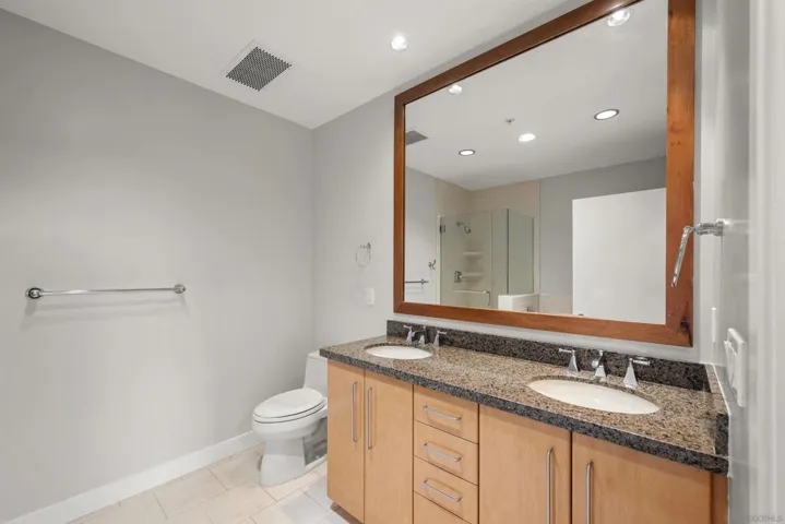700 W Harbor Dr 103, San Diego, California 92101