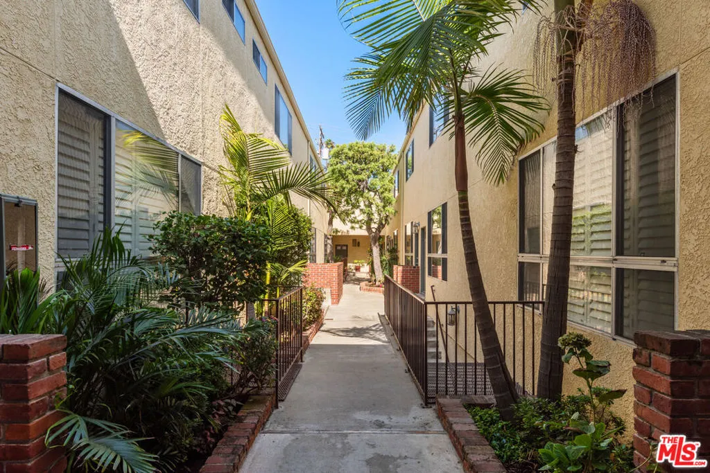 933 17th Street 9, Santa Monica, California 90403 home-pic-21