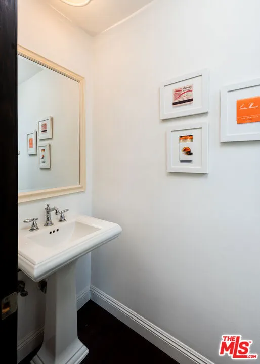 933 17th Street 9, Santa Monica, California 90403 home-pic-8