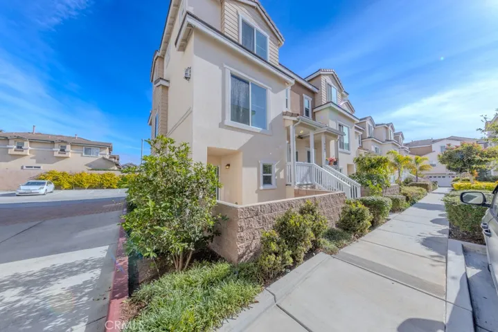 6180 Lincoln Avenue 7, Cypress, California 90630
