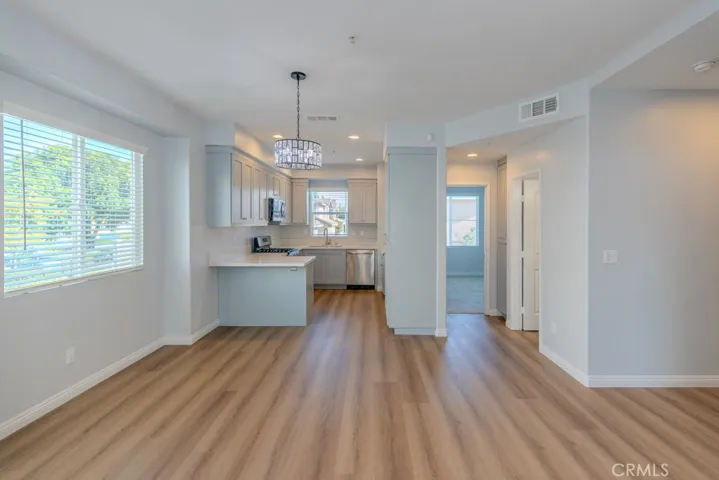 6180 Lincoln Avenue 7, Cypress, California 90630