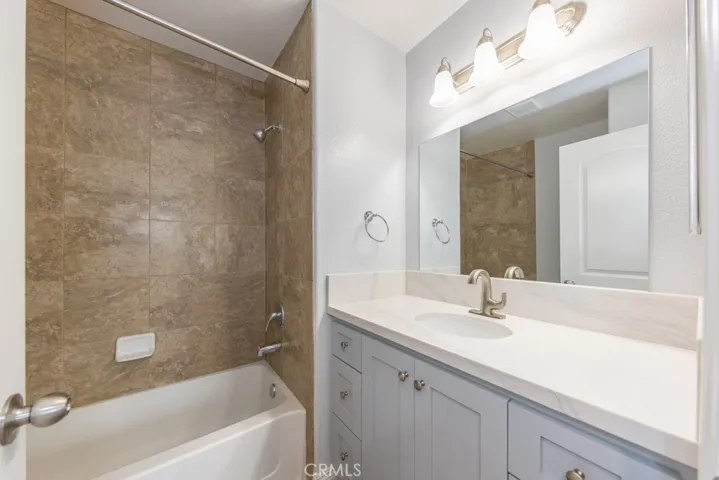 6180 Lincoln Avenue 7, Cypress, California 90630