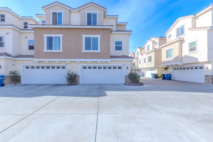 6180 Lincoln Avenue 7, Cypress, California 90630