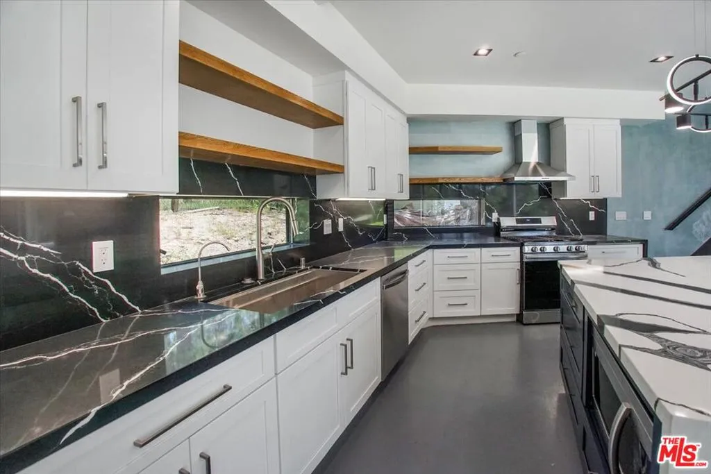 1021 Teakwood Drive, Lake Arrowhead, California 92352 home-pic-12