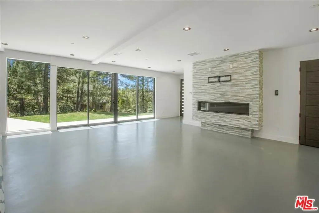 1021 Teakwood Drive, Lake Arrowhead, California 92352 home-pic-34