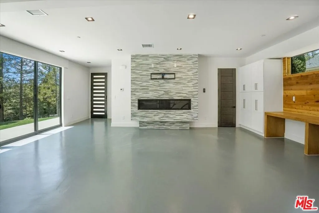 1021 Teakwood Drive, Lake Arrowhead, California 92352 home-pic-21