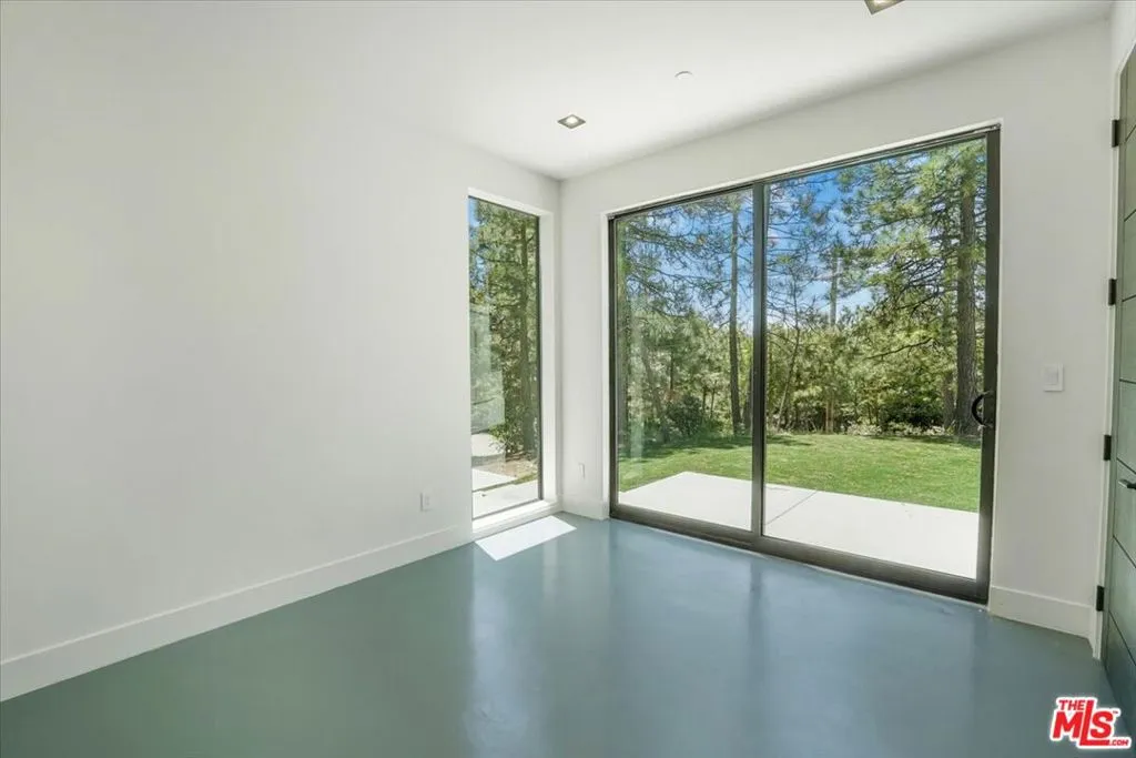 1021 Teakwood Drive, Lake Arrowhead, California 92352 home-pic-32