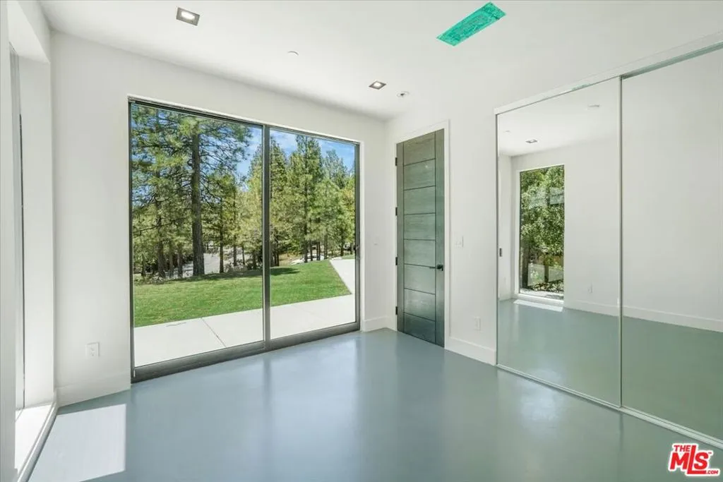 1021 Teakwood Drive, Lake Arrowhead, California 92352 home-pic-28