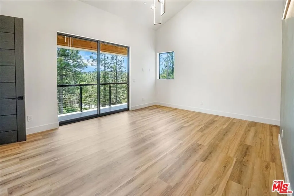 1021 Teakwood Drive, Lake Arrowhead, California 92352 home-pic-39