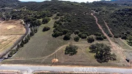 Frontage  of  entire  20 Acres, Note  first graded road  from  left to right is on  southerlyu property line