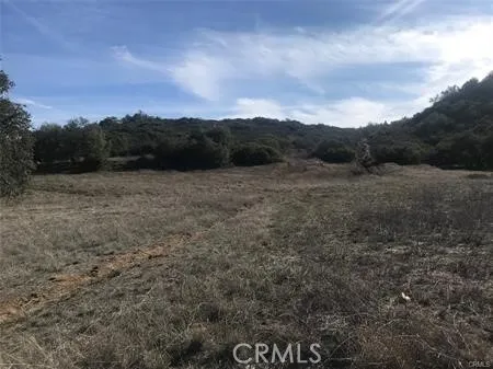 Form  NW  corner  of Parcel 1  excellent  flat  horse property  Parcel 1! 
Seller  will only  selll all 4  together.  Great  Opportunity  for investor.