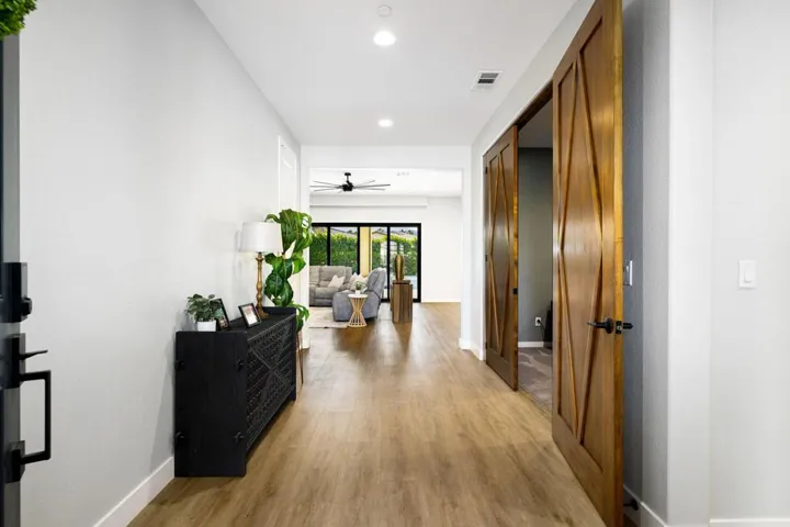 8-web-or-mls-TH_Palazio_OPMG_1224_008