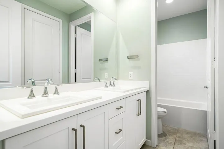 42-web-or-mls-TH_Palazio_OPMG_1224_042