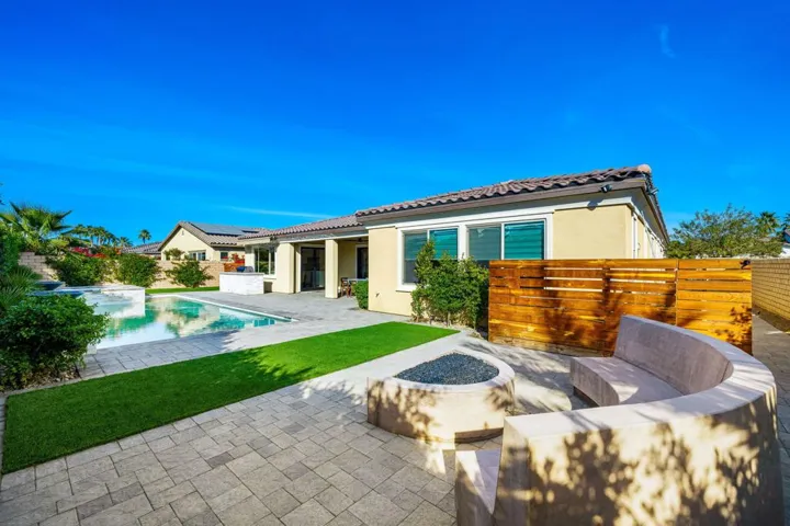 25-web-or-mls-TH_Palazio_OPMG_1224_025