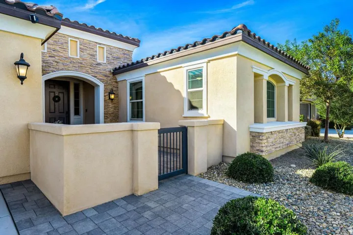 6-web-or-mls-TH_Palazio_OPMG_1224_006