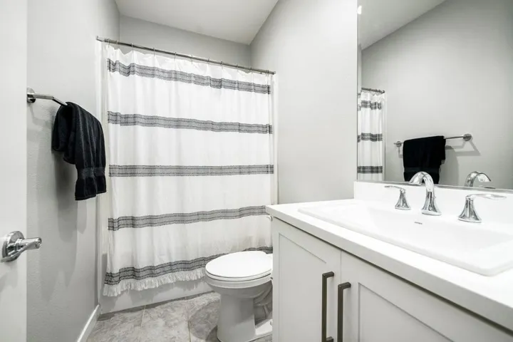 39-web-or-mls-TH_Palazio_OPMG_1224_039