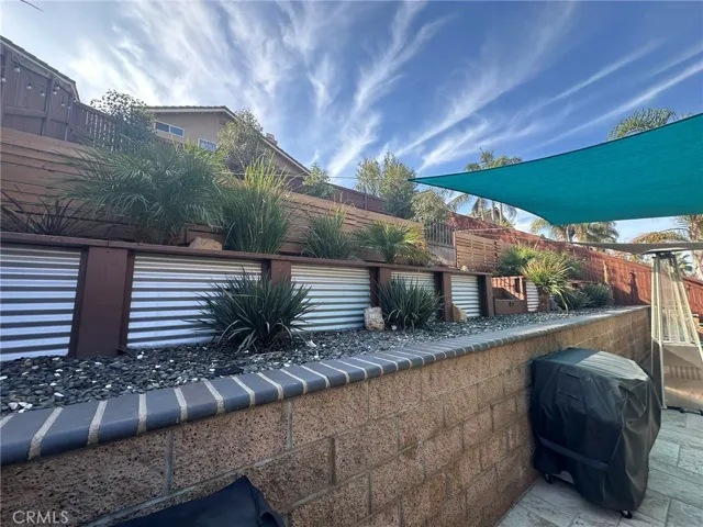 RETAINING WALL