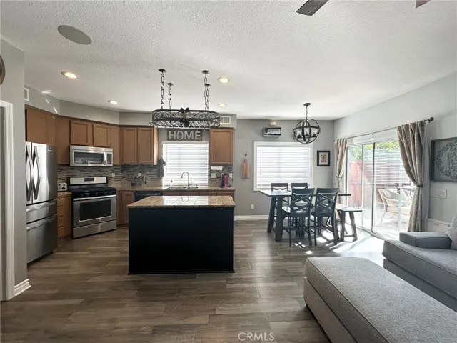 EATING AREA