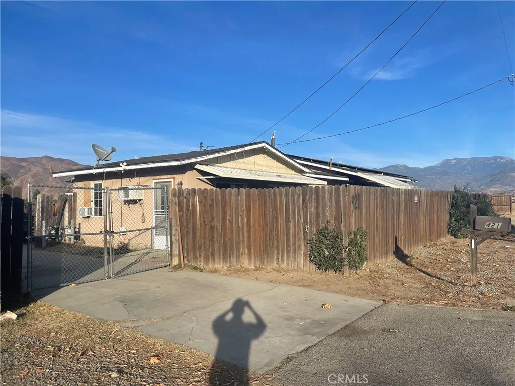 421 E Commonwealth Avenue 423, San Jacinto, California 92583 home-pic-0