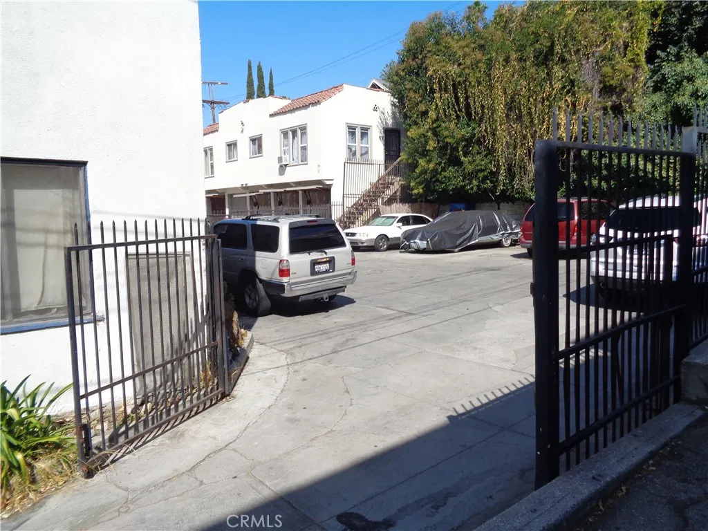 152 S Westmoreland Avenue, Los Angeles, California 90004 home-pic-3