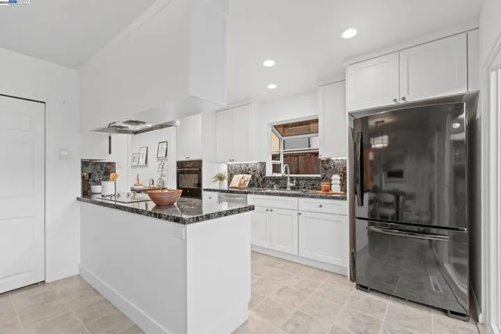 2941 Muirfield Circle, San Bruno, California 94066